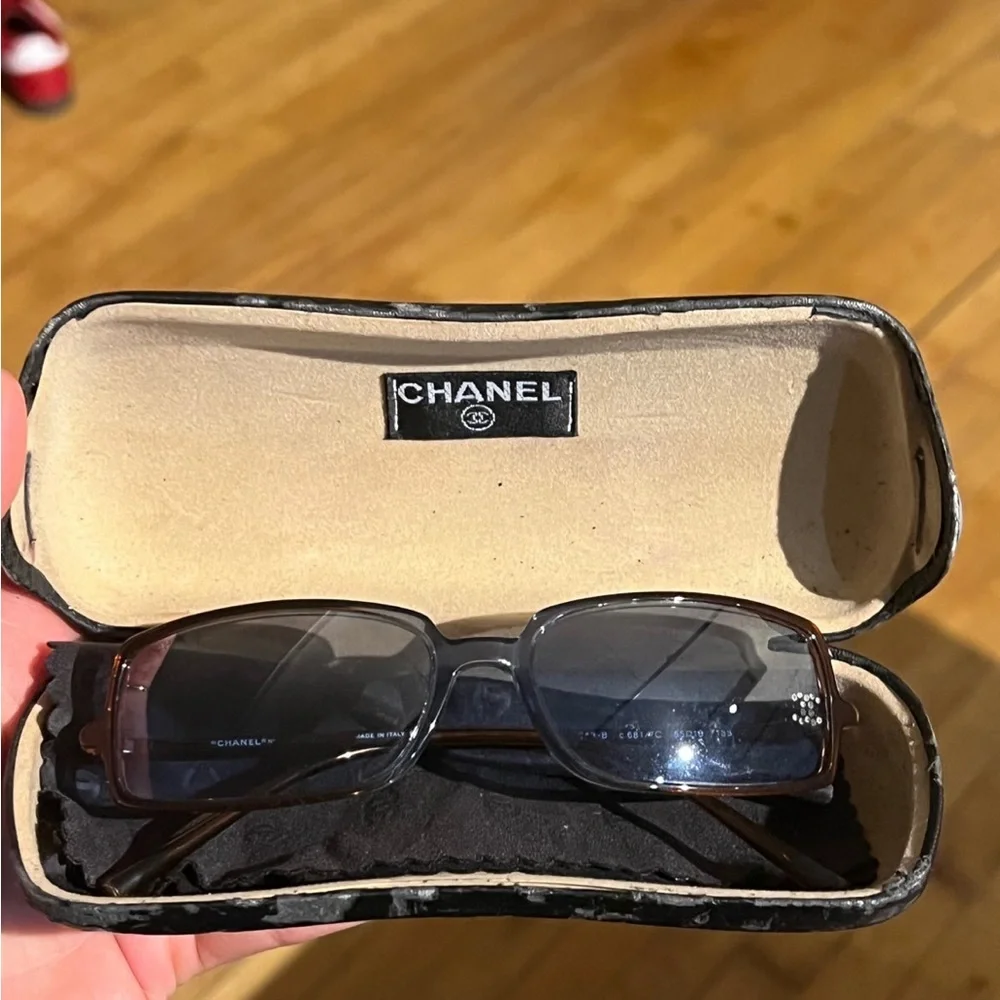 Chanel Interlocking CC Logo Narrow Sunglasses - Picture 5 of 12